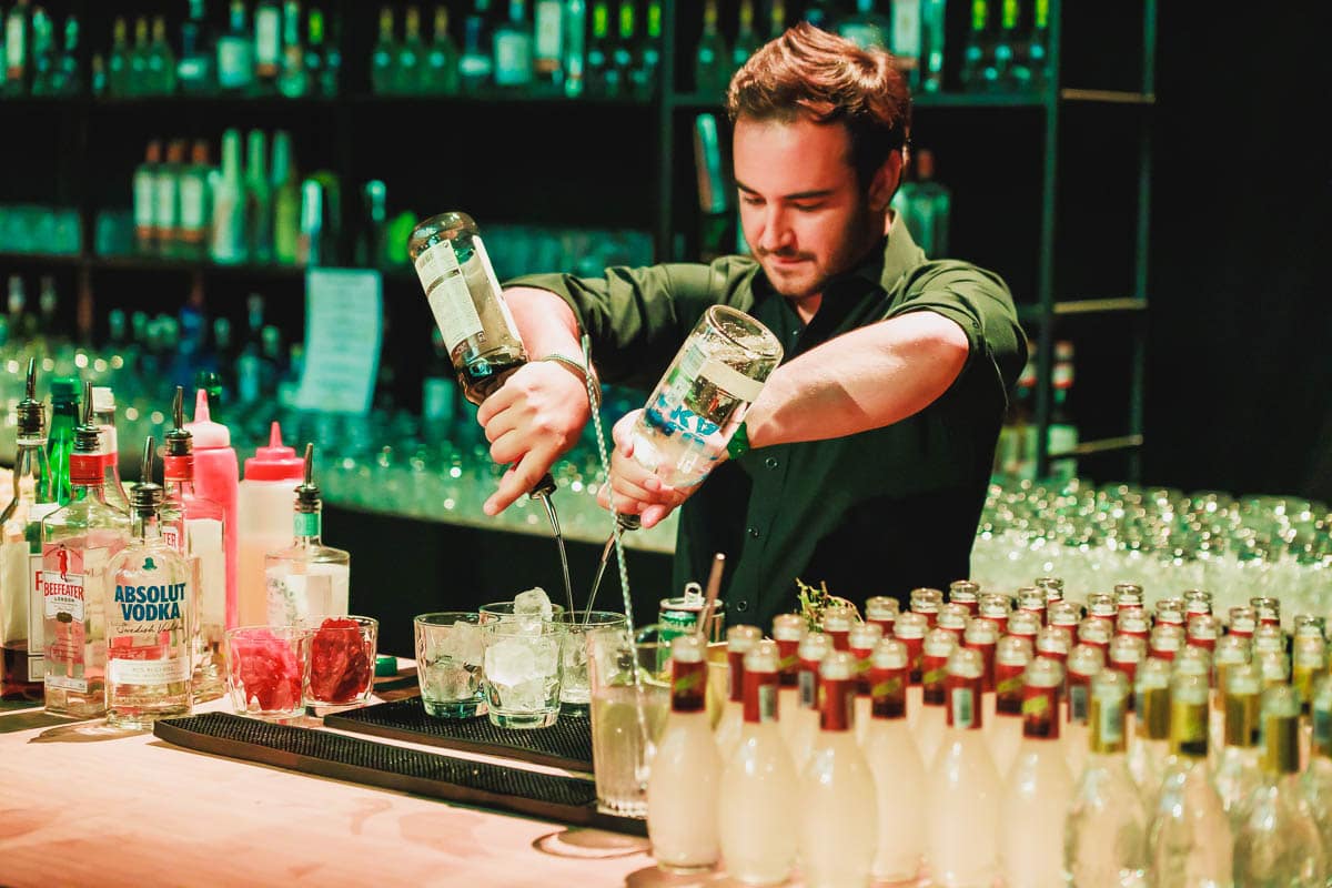 Personeelsfeest Vandersanden Steenfabrieken - Soeverein Lommel - Video editing - videomontage - videomonteur - Branding fotografie - campagne fotografie - portretfotografie - portretten - productfotografie - aftermovie - Levi Lenaerts - blikopener - professionele fotografie en bedrijfsvideo's - www.blikopener.be