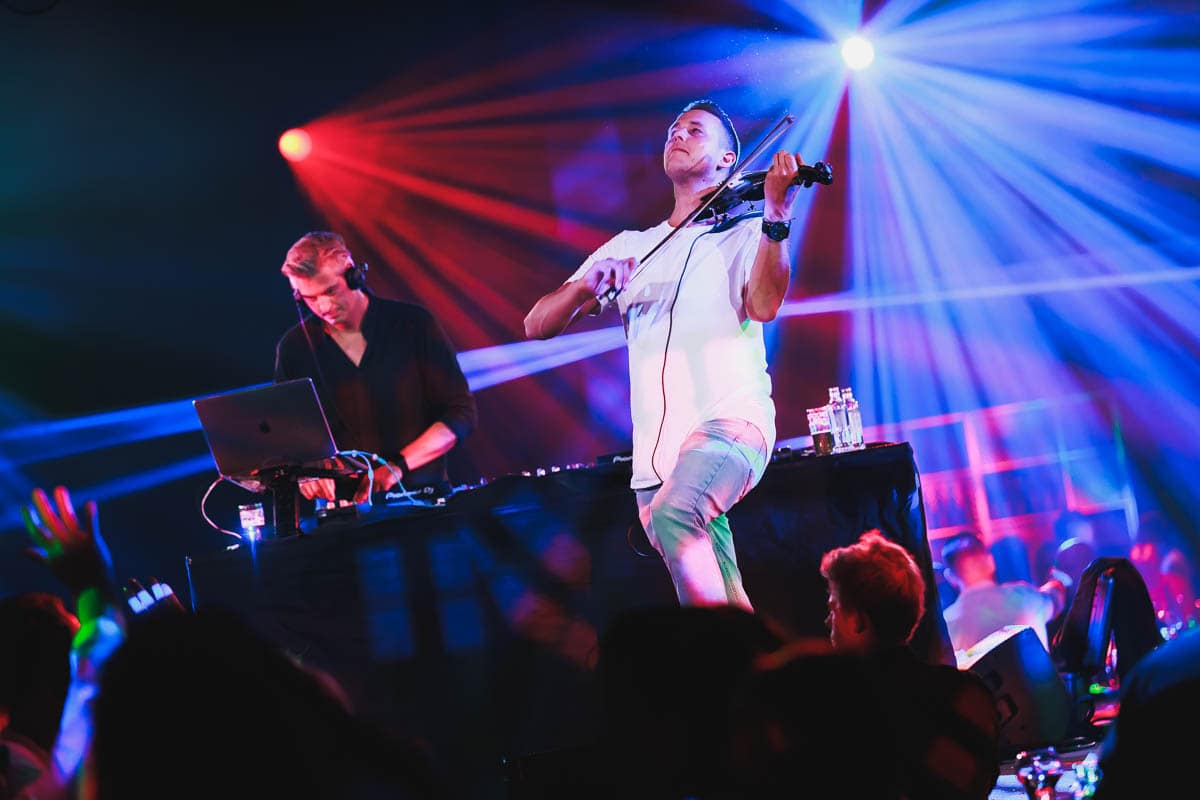 Personeelsfeest Vandersanden Steenfabrieken - Soeverein Lommel - Video editing - videomontage - videomonteur - Branding fotografie - campagne fotografie - portretfotografie - portretten - productfotografie - aftermovie - Levi Lenaerts - blikopener - professionele fotografie en bedrijfsvideo's - www.blikopener.be