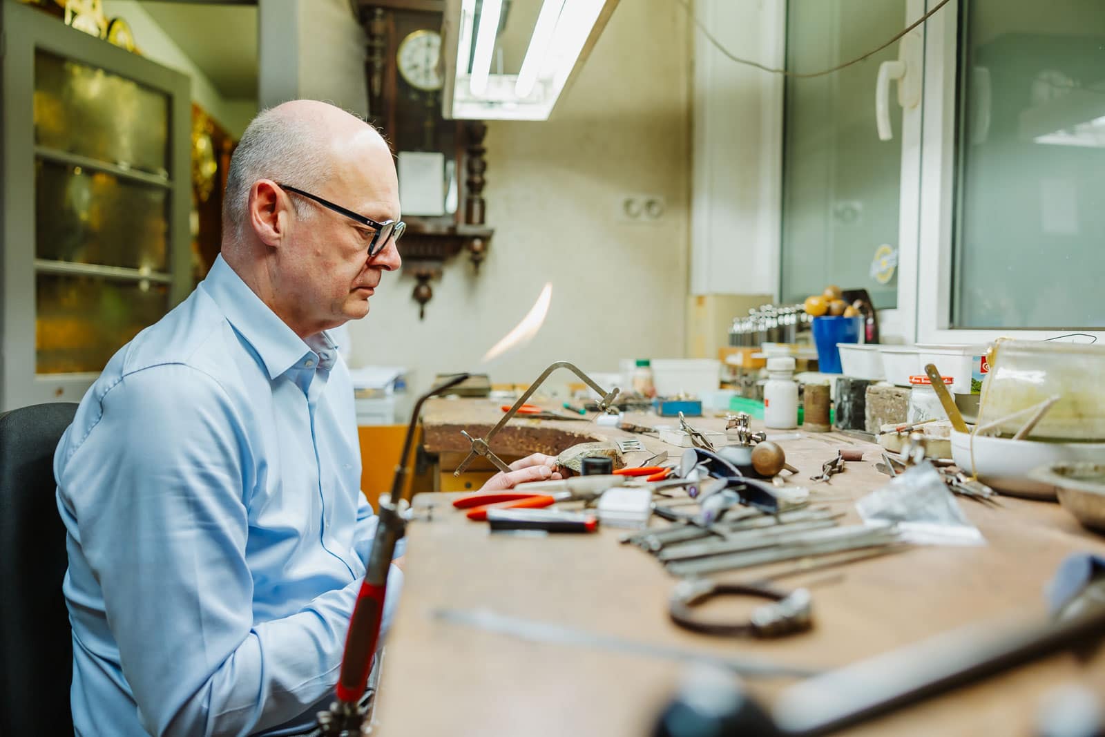 Branding foto's - campagne fotografie - portretfotografie - portretten - productfotografie - aftermovie - Levi Lenaerts - blikopener - professionele fotografie en bedrijfsvideo's - www.blikopener.be - Juwelier Vandenbergh