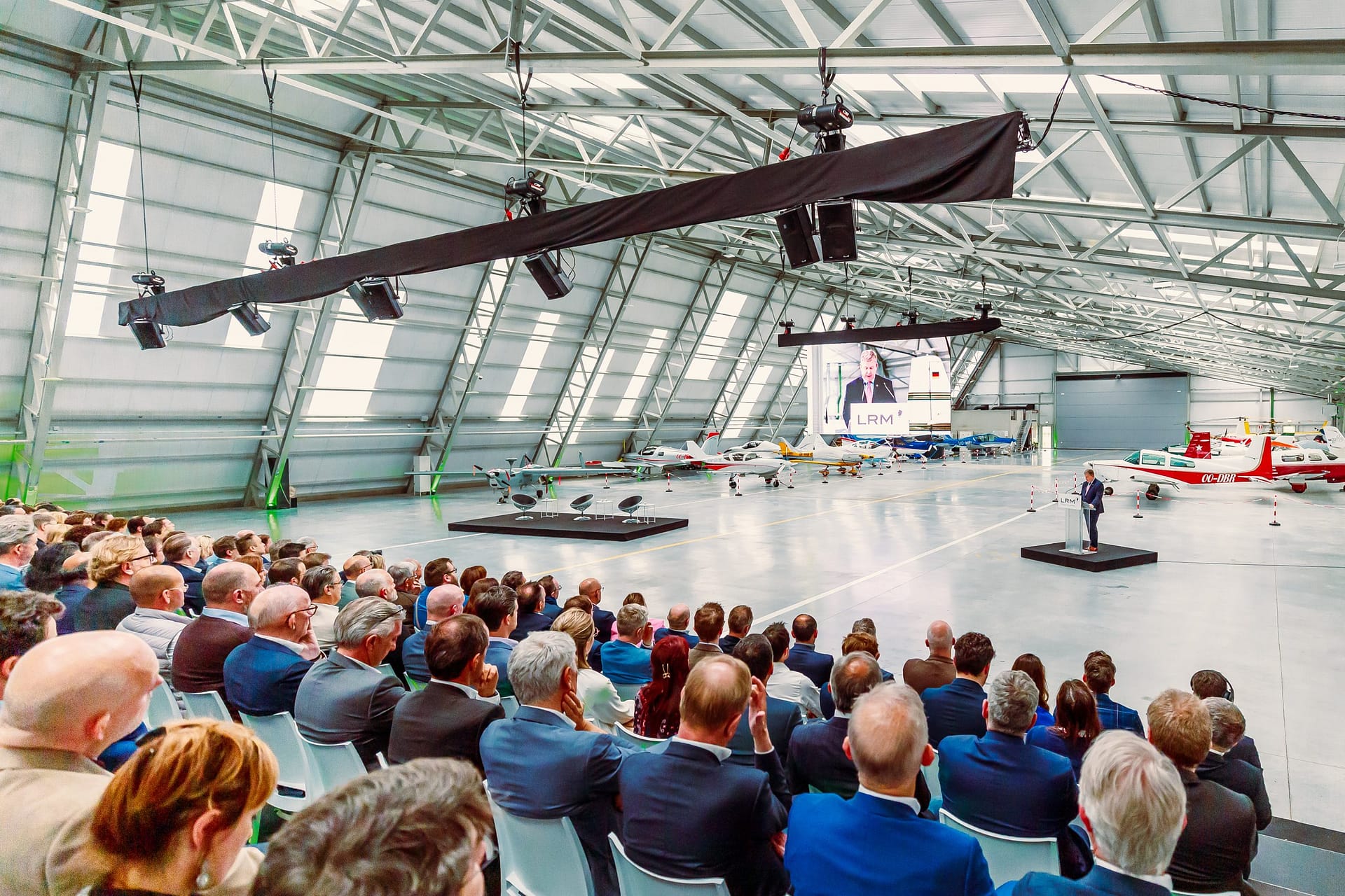 Jaarvergadering LRM - Droneport Brustem - Levi Lenaerts - Blikopener - professionele fotografie - bedrijfsvideo's - videomontages