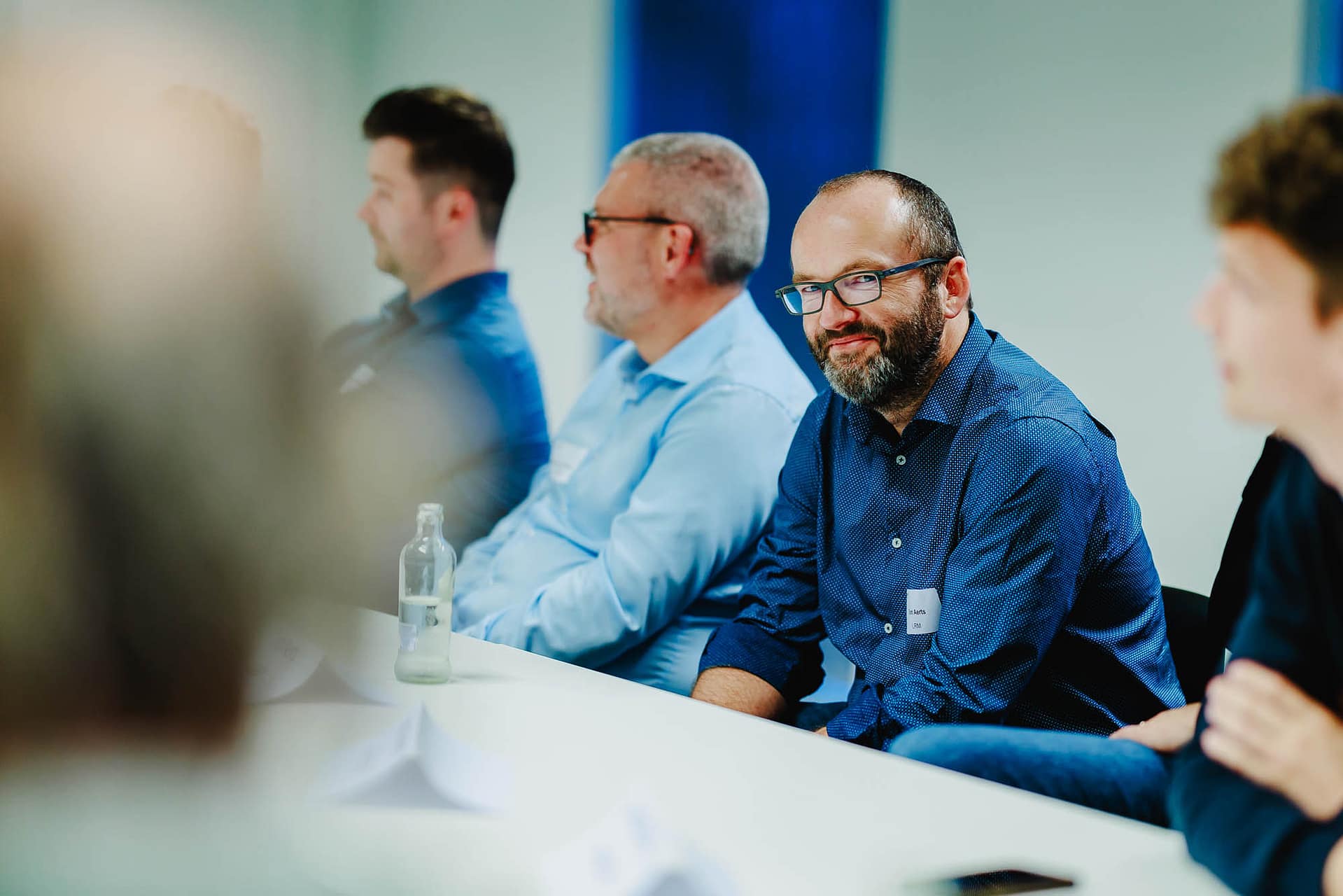 LRM Executive table - Branding foto's - bedrijfsfotografie - portretfotografie - portretten - productfotografie - aftermovie - Levi Lenaerts - blikopener - professionele fotografie en bedrijfsvideo's - www.blikopener.be