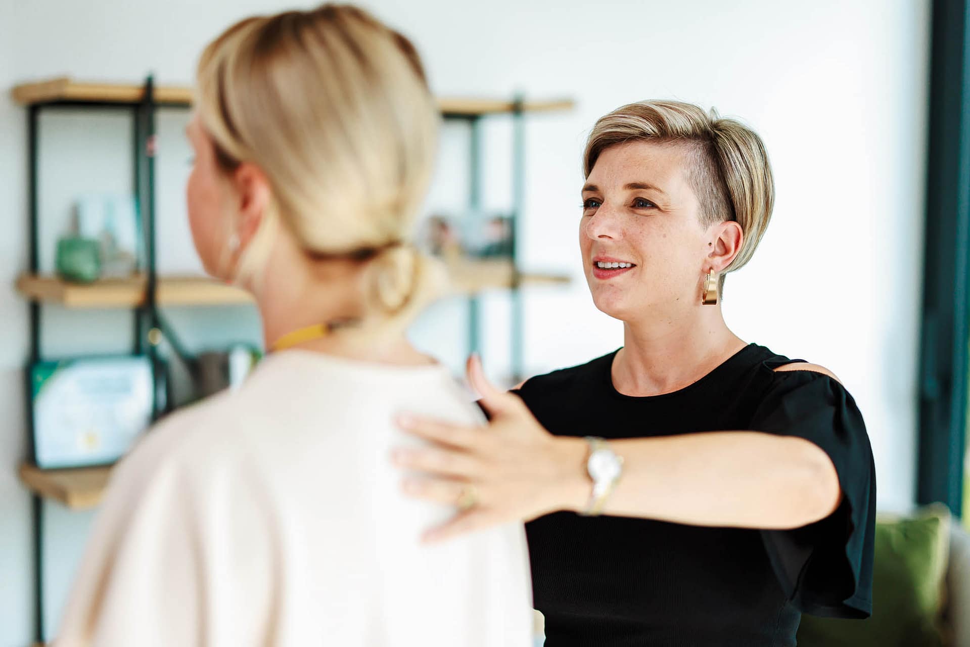 Videoportret - bedrijfsvideo - imagovideo -Eline Van Laecke - campagne fotografie - portretfotografie - portretten - videoportret - Levi Lenaerts - blikopener - professionele fotografie en bedrijfsvideo's - www.blikopener.be