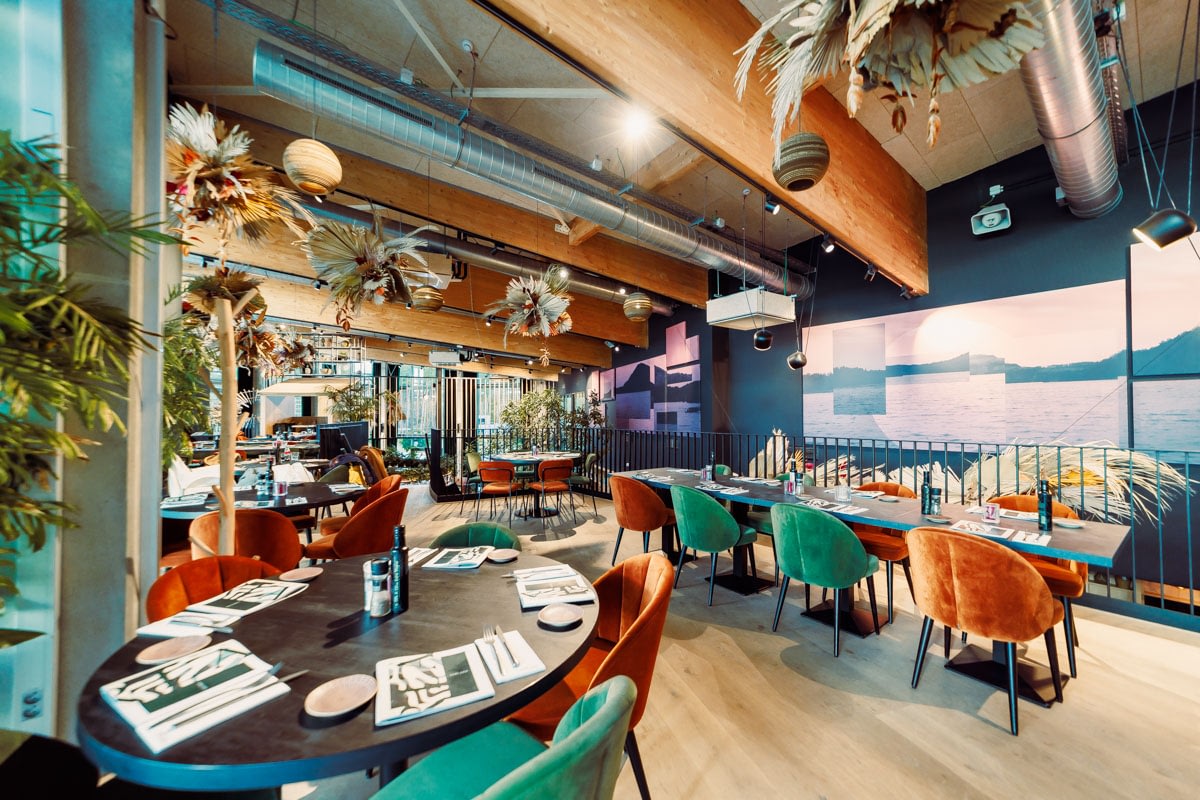Restaurant met vrienden - Terhills Resort - Center Parcs - Maasmechelen - Levi Lenaerts - Blikopener - www.blikopener.be - professionele fotografie en bedrijfsvideo's