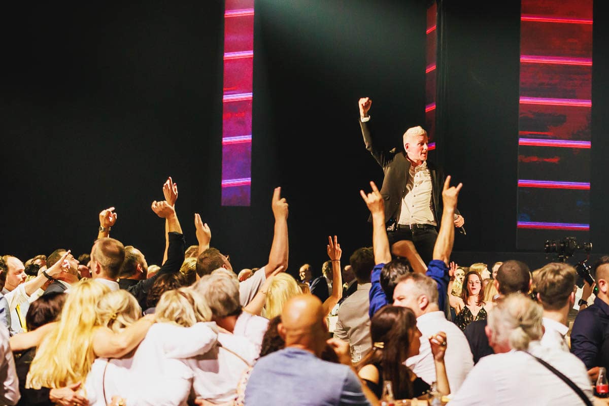 Personeelsfeest Vandersanden Steenfabrieken - Soeverein Lommel - Video editing - videomontage - videomonteur - Branding fotografie - campagne fotografie - portretfotografie - portretten - productfotografie - aftermovie - Levi Lenaerts - blikopener - professionele fotografie en bedrijfsvideo's - www.blikopener.be