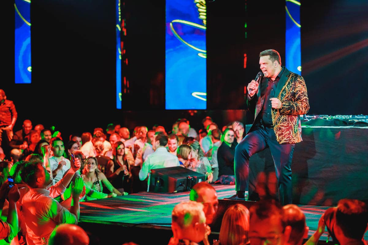 Personeelsfeest Vandersanden Steenfabrieken - Soeverein Lommel - Video editing - videomontage - videomonteur - Branding fotografie - campagne fotografie - portretfotografie - portretten - productfotografie - aftermovie - Levi Lenaerts - blikopener - professionele fotografie en bedrijfsvideo's - www.blikopener.be