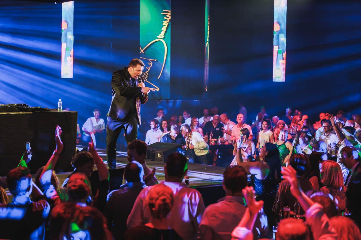 Personeelsfeest Vandersanden Steenfabrieken - Soeverein Lommel - Video editing - videomontage - videomonteur - Branding fotografie - campagne fotografie - portretfotografie - portretten - productfotografie - aftermovie - Levi Lenaerts - blikopener - professionele fotografie en bedrijfsvideo's - www.blikopener.be