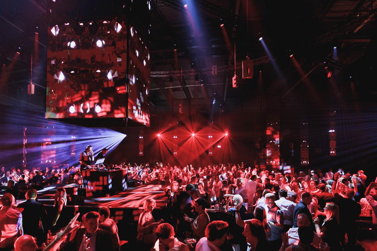 Personeelsfeest Vandersanden Steenfabrieken - Soeverein Lommel - Video editing - videomontage - videomonteur - Branding fotografie - campagne fotografie - portretfotografie - portretten - productfotografie - aftermovie - Levi Lenaerts - blikopener - professionele fotografie en bedrijfsvideo's - www.blikopener.be