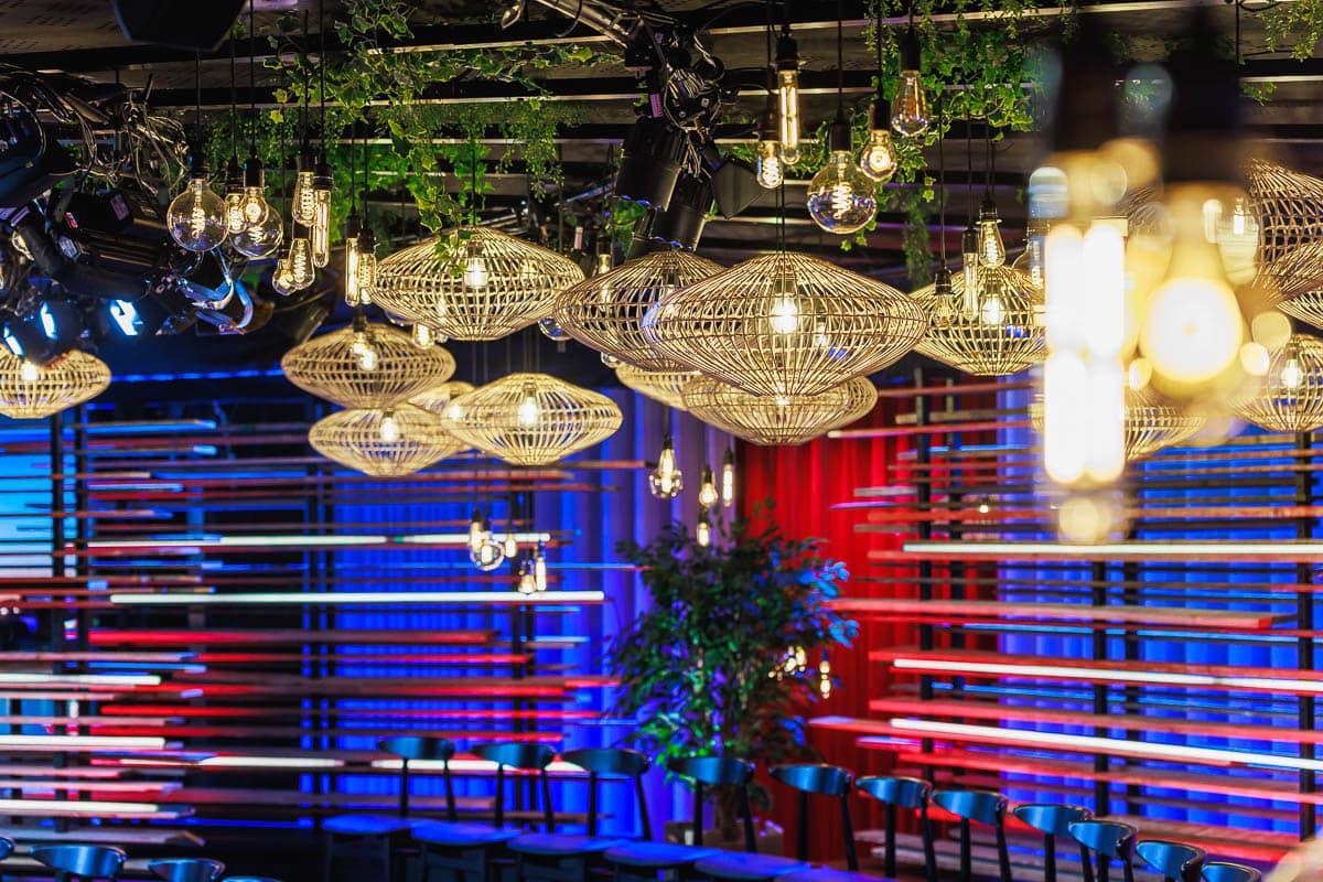 De Tafel van Vier - Play4 - Deusjevoo - Video editing - videomontage - videomonteur - Branding fotografie - campagne fotografie - portretfotografie - portretten – portretfoto’s - productfotografie - aftermovie - Levi Lenaerts - blikopener - professionele fotografie en bedrijfsvideo's - www.blikopener.be