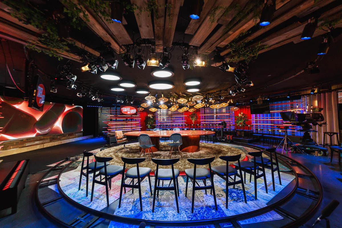 De Tafel van Vier - Play4 - Deusjevoo - Video editing - videomontage - videomonteur - Branding fotografie - campagne fotografie - portretfotografie - portretten – portretfoto’s - productfotografie - aftermovie - Levi Lenaerts - blikopener - professionele fotografie en bedrijfsvideo's - www.blikopener.be