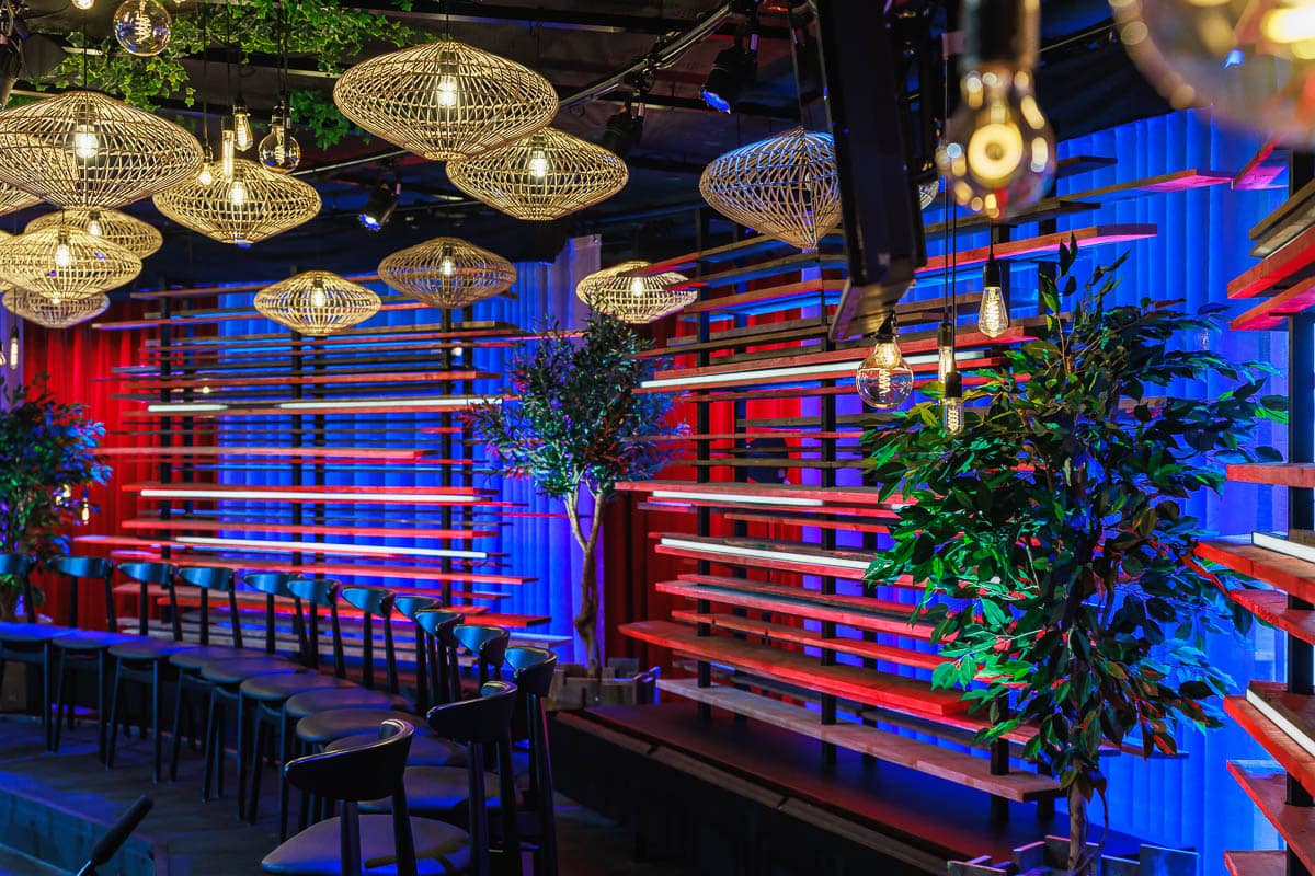 De Tafel van Vier - Play4 - Deusjevoo - Video editing - videomontage - videomonteur - Branding fotografie - campagne fotografie - portretfotografie - portretten – portretfoto’s - productfotografie - aftermovie - Levi Lenaerts - blikopener - professionele fotografie en bedrijfsvideo's - www.blikopener.be