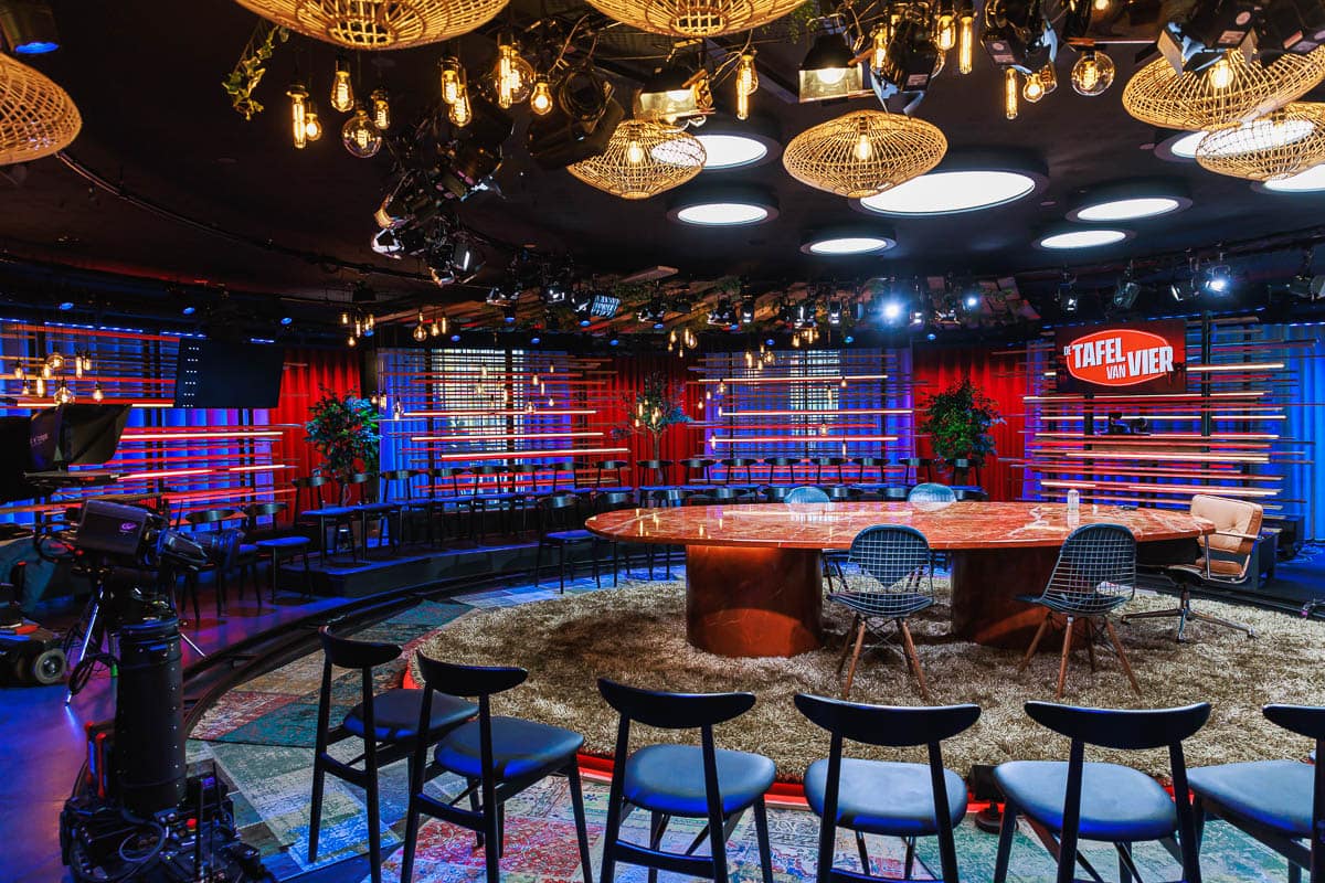 De Tafel van Vier - Play4 - Deusjevoo - Video editing - videomontage - videomonteur - Branding fotografie - campagne fotografie - portretfotografie - portretten – portretfoto’s - productfotografie - aftermovie - Levi Lenaerts - blikopener - professionele fotografie en bedrijfsvideo's - www.blikopener.be