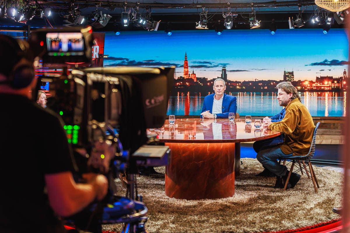 De Tafel van Vier - Play4 - Deusjevoo - Video editing - videomontage - videomonteur - Branding fotografie - campagne fotografie - portretfotografie - portretten – portretfoto’s - productfotografie - aftermovie - Levi Lenaerts - blikopener - professionele fotografie en bedrijfsvideo's - www.blikopener.be