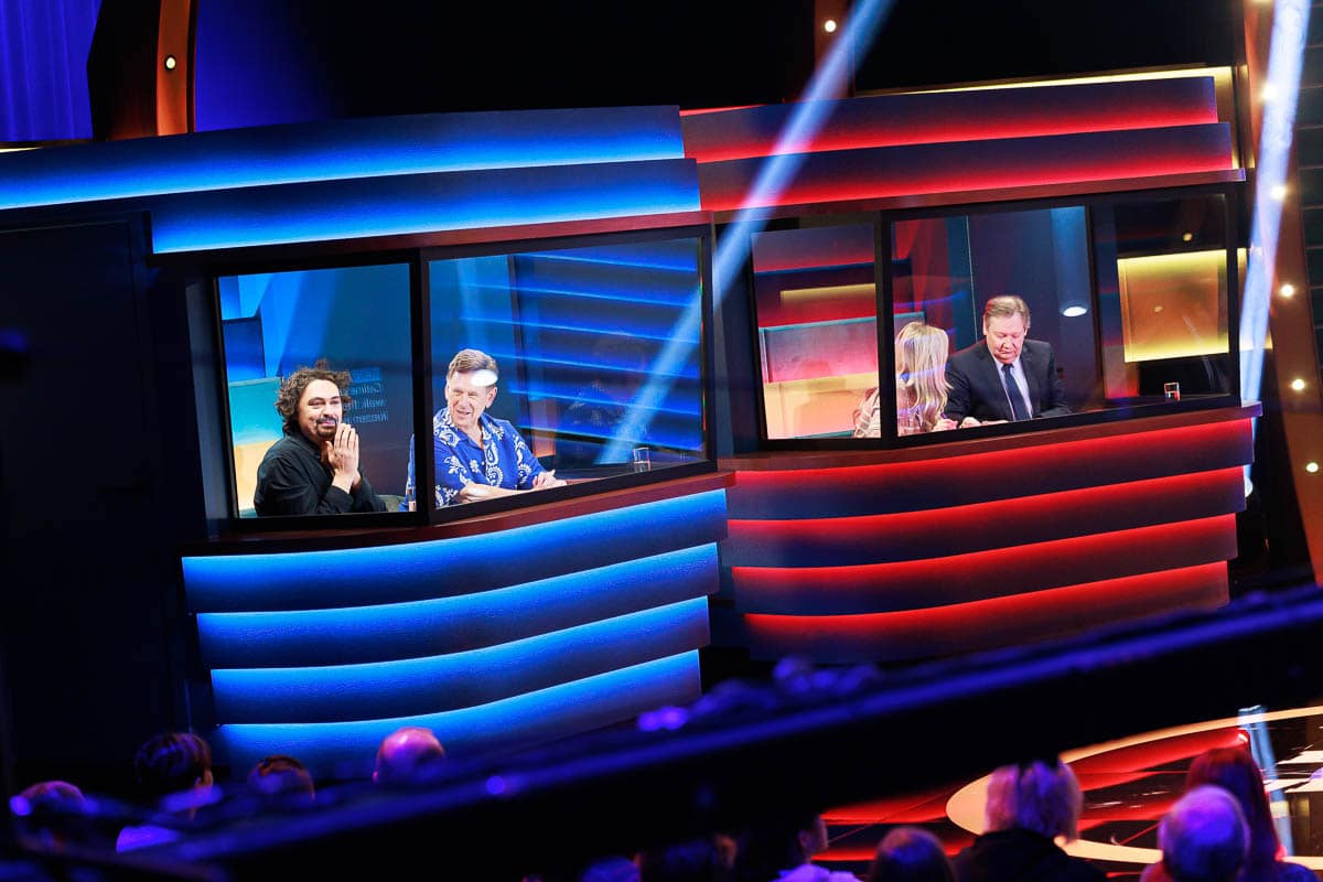 Even goeie vrienden - Deusjevoo - Decors - Video editing - videomontage - videomonteur - Branding fotografie - campagne fotografie - portretfotografie - portretten – portretfoto’s - productfotografie - aftermovie - Levi Lenaerts - blikopener - professionele fotografie en bedrijfsvideo's - www.blikopener.be