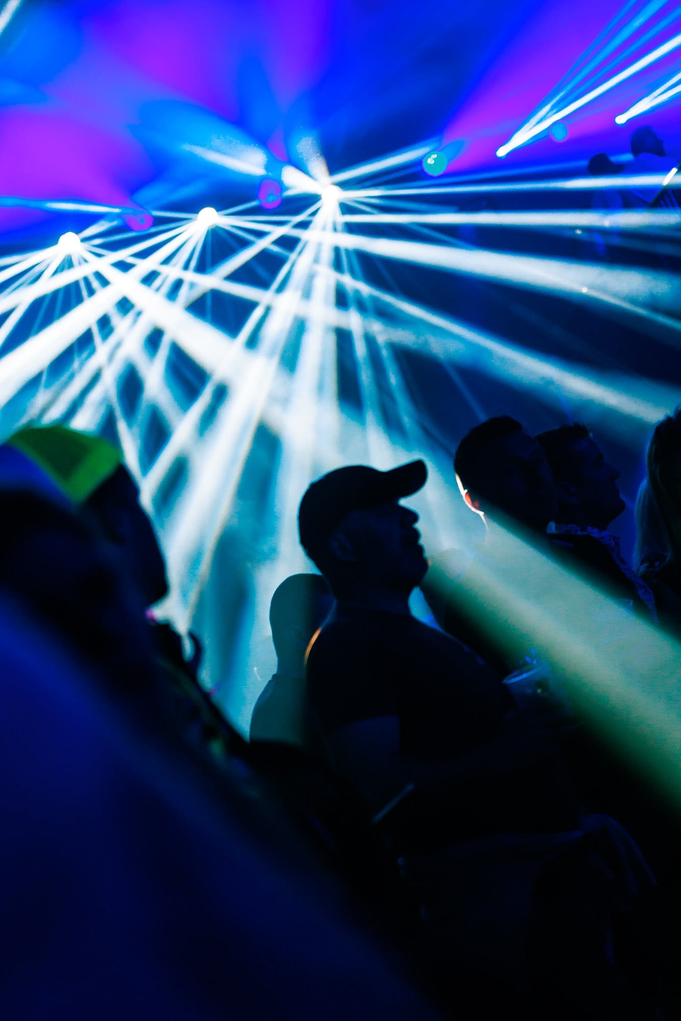I love the 90s & Nillies - Branding foto's - campagne fotografie - portretfotografie - portretten - productfotografie - aftermovie - Levi Lenaerts - blikopener - professionele fotografie en bedrijfsvideo's - www.blikopener.be