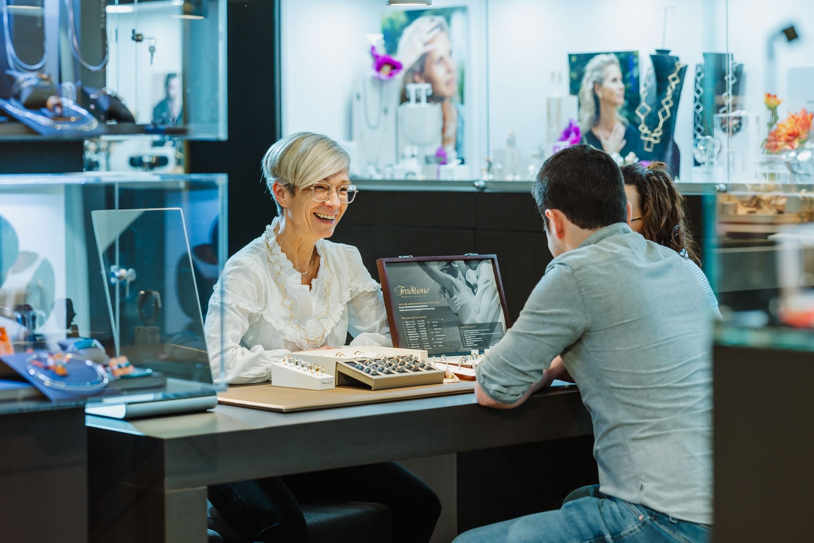 Branding foto's - campagne fotografie - portretfotografie - portretten - productfotografie - aftermovie - Levi Lenaerts - blikopener - professionele fotografie en bedrijfsvideo's - www.blikopener.be - Juwelier Vandenbergh