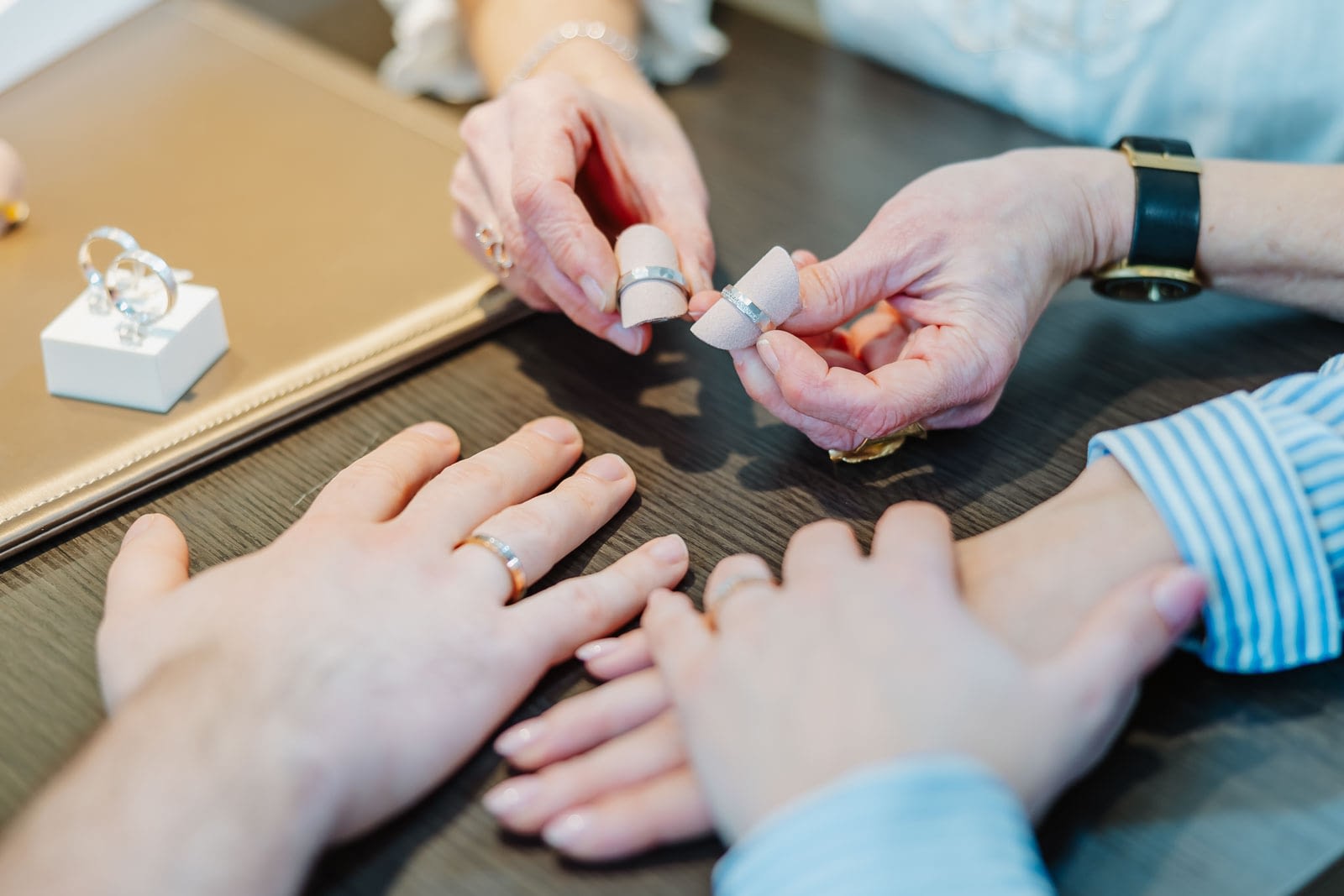 Branding foto's - campagne fotografie - portretfotografie - portretten - productfotografie - aftermovie - Levi Lenaerts - blikopener - professionele fotografie en bedrijfsvideo's - www.blikopener.be - Juwelier Vandenbergh