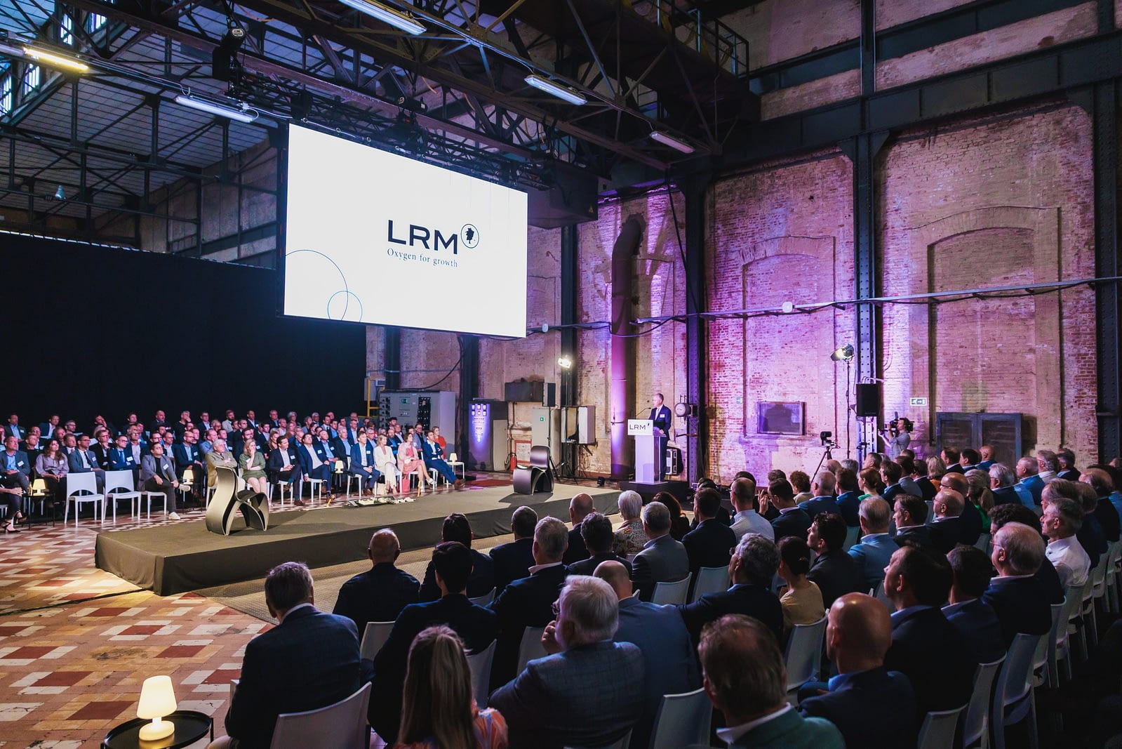 LRM - Jaarvergadring - BEmine Beringen - Levi Lenaerts - Blikopener - Krachtige bedrijfsvideo's en professionele fotografie.
