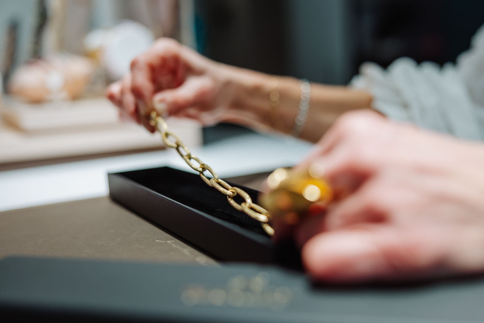 Branding foto's - campagne fotografie - portretfotografie - portretten - productfotografie - aftermovie - Levi Lenaerts - blikopener - professionele fotografie en bedrijfsvideo's - www.blikopener.be - Juwelier Vandenbergh