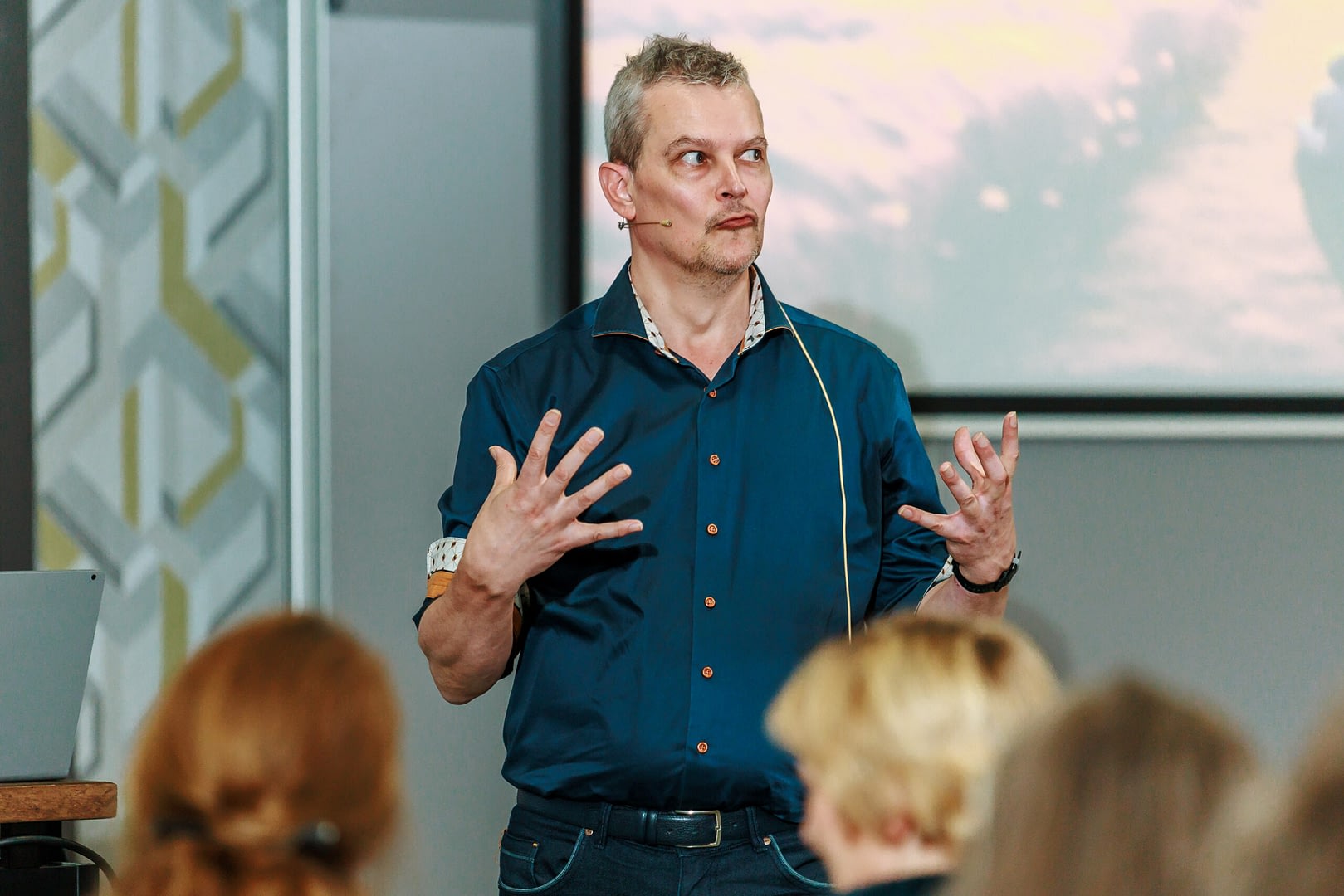 Hypnotic eventfotografie - Branding foto's - bedrijfsfotografie - portretfotografie - portretten - productfotografie - aftermovie - Levi Lenaerts - blikopener - professionele fotografie en bedrijfsvideo's - www.blikopener.be