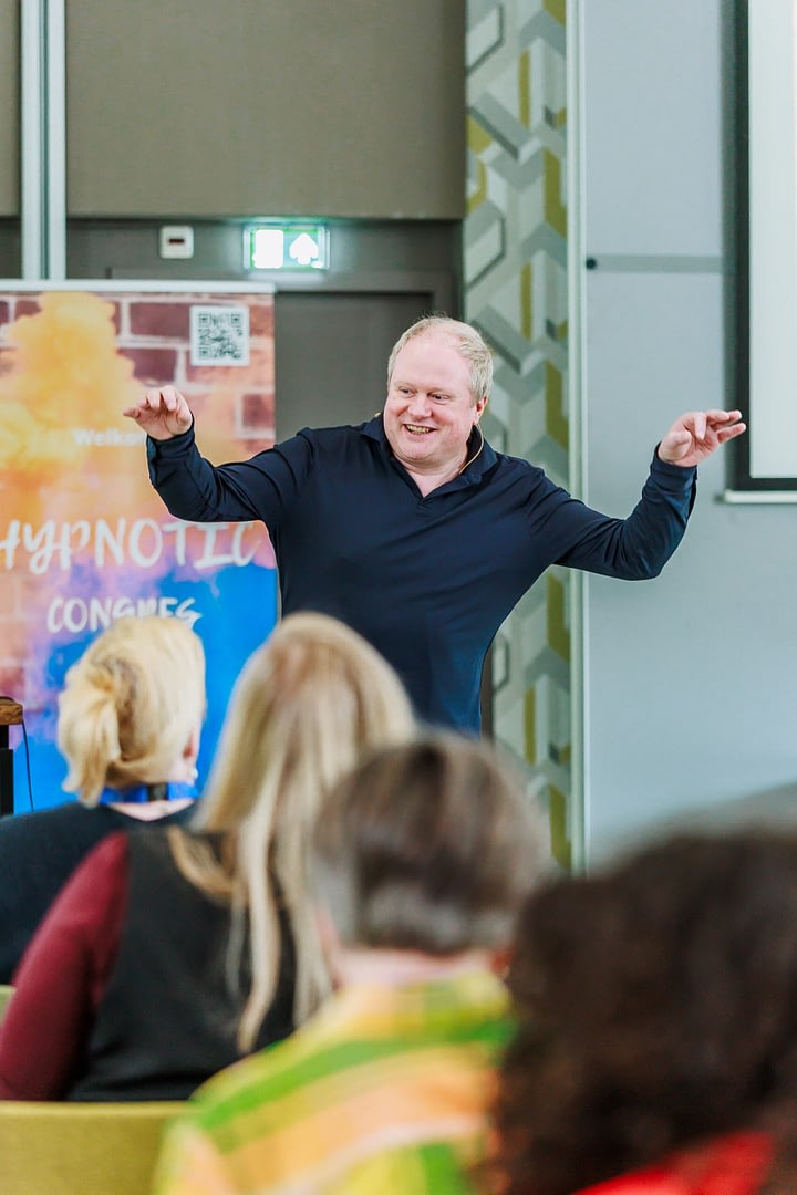 Hypnotic eventfotografie - Branding foto's - bedrijfsfotografie - portretfotografie - portretten - productfotografie - aftermovie - Levi Lenaerts - blikopener - professionele fotografie en bedrijfsvideo's - www.blikopener.be