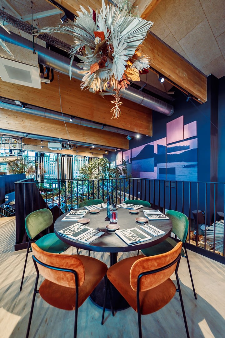 Restaurant met vrienden - Terhills Resort - Center Parcs - Maasmechelen - Levi Lenaerts - Blikopener - www.blikopener.be - professionele fotografie en bedrijfsvideo's