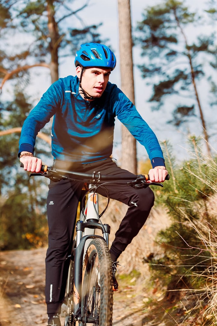 Mountainbike in Terhills Resort - Center Parcs Maasmechelen - Copyright Levi Lenaerts - blikopener - www.blikopener.be - Professionele fotografie en videografie - bedrijfsvideo - Oudsbergen, Limburg, belgië